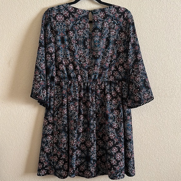 Dress - Picture 6 of 6